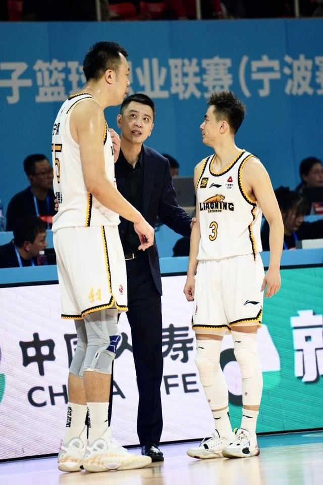 澳客投注-包含在浙江队赛场上演CBA季后赛，团战，引发教练席炸锅的词条