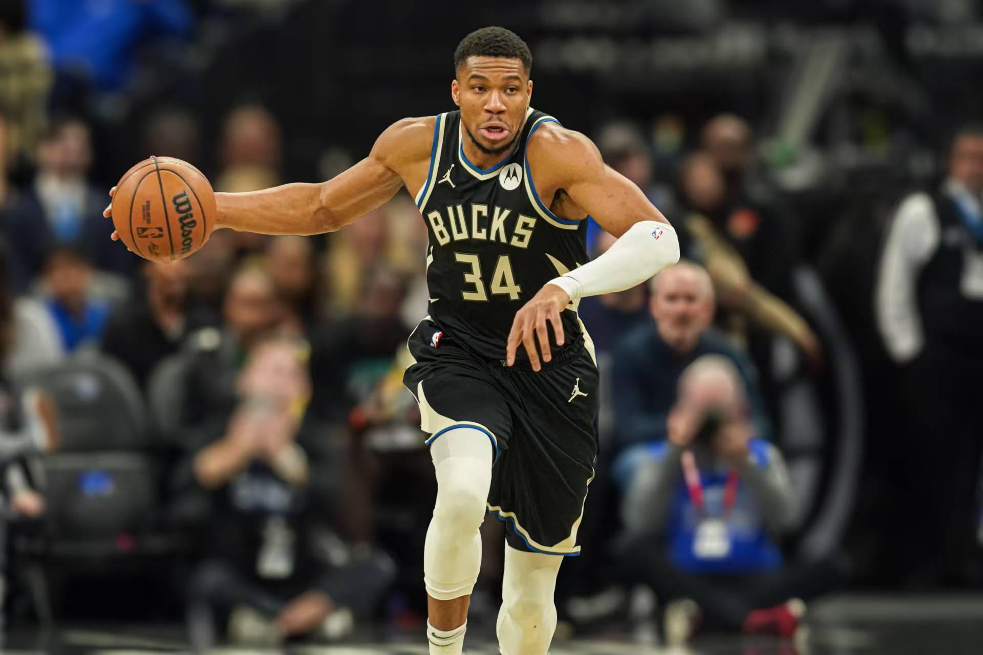 澳客培训-尼克斯逆袭雄鹿,晋级西部决赛